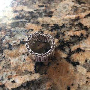 Tiffany’s & Co. chain ring